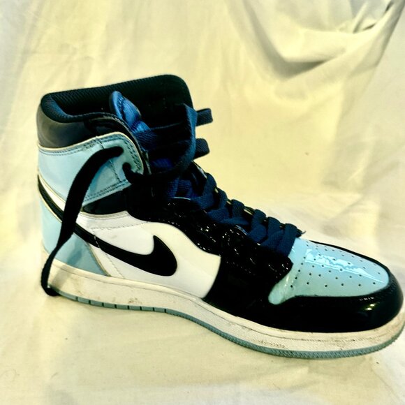 Nike Air Jordan 1 Retro High UNC Patent Leather CD0461-401 Shiny Blue White 6.5Y - Picture 4 of 7